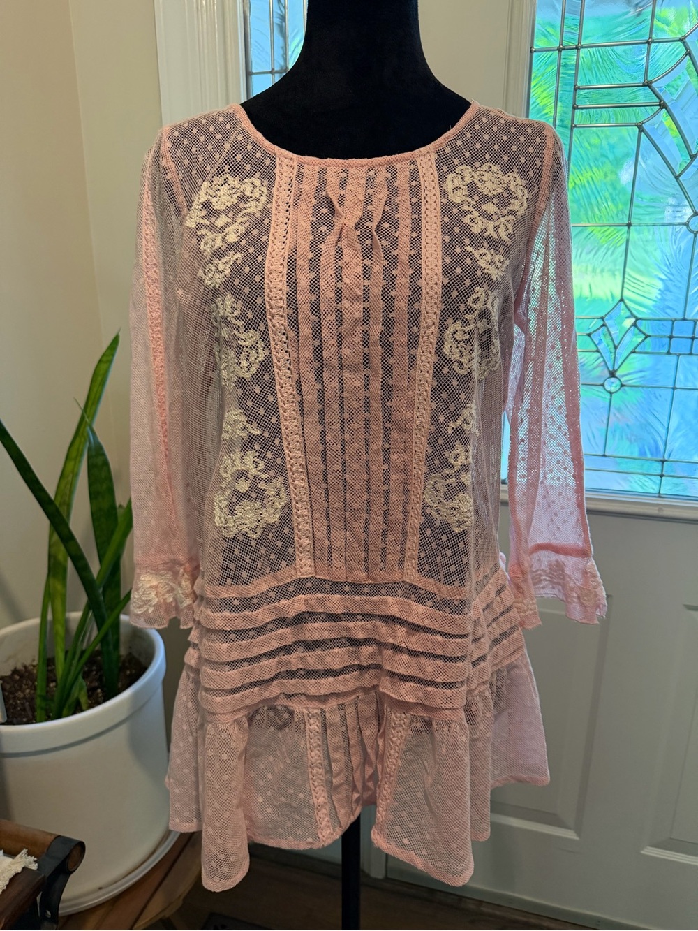Free People  Pink Lace Peplum embroidered Top boho festival feminine sz XS